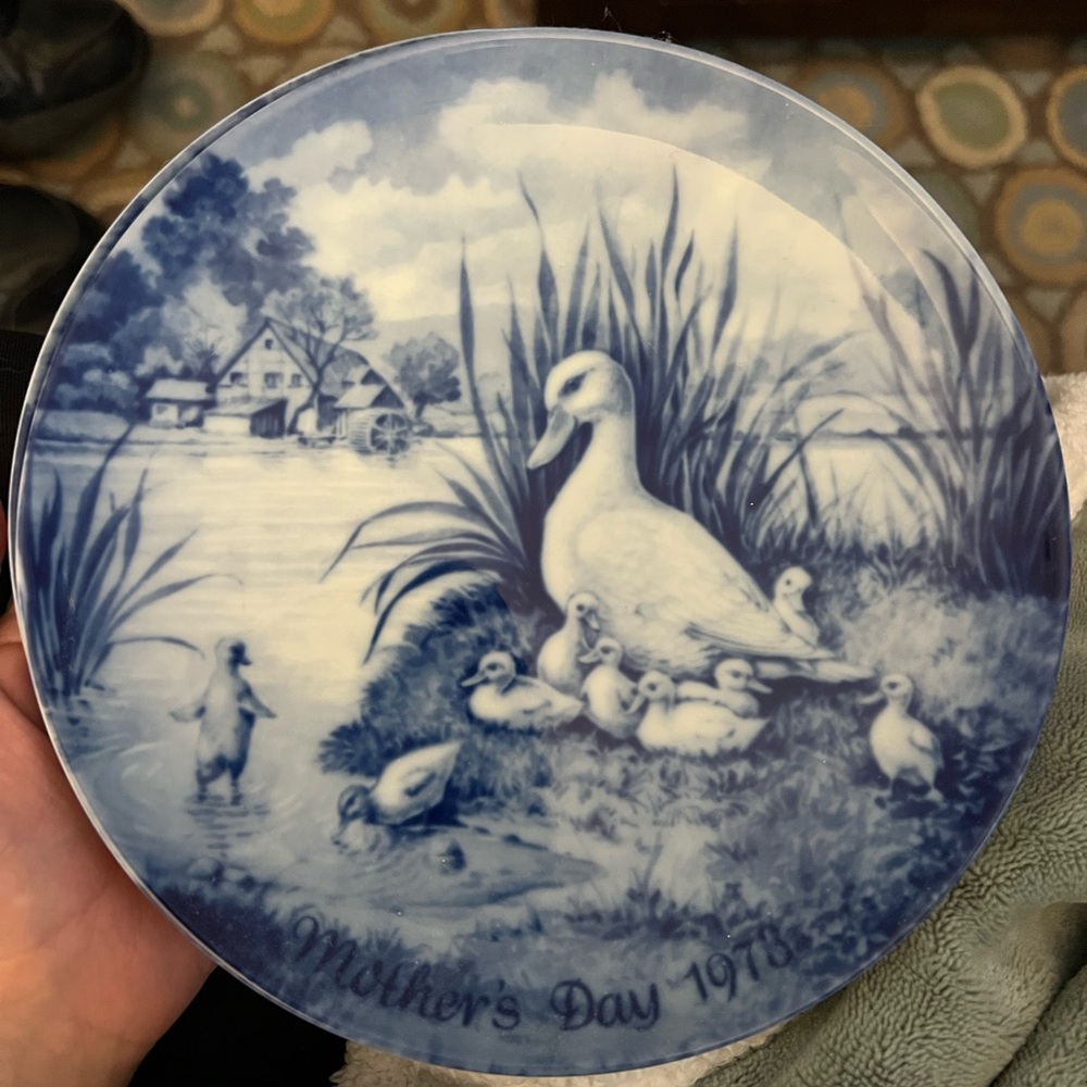 Mother’s Day 1973 Decorative Plate
